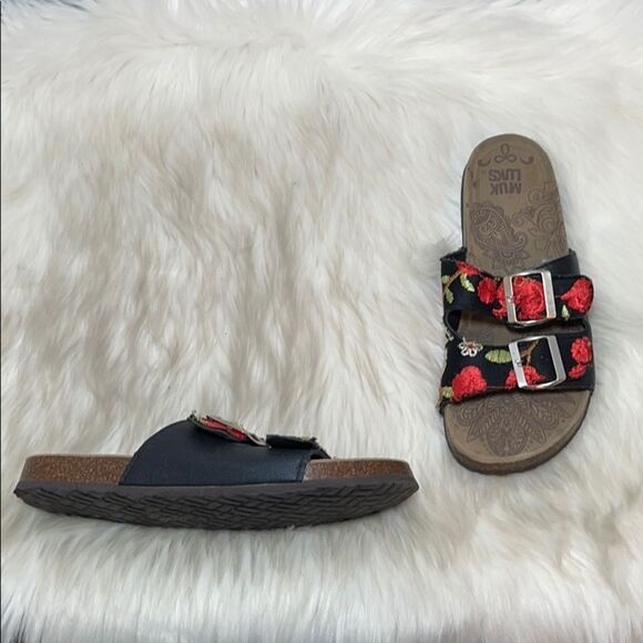 Muk Luks Marla Black Embroidered Slide San… - Picture 1 of 5